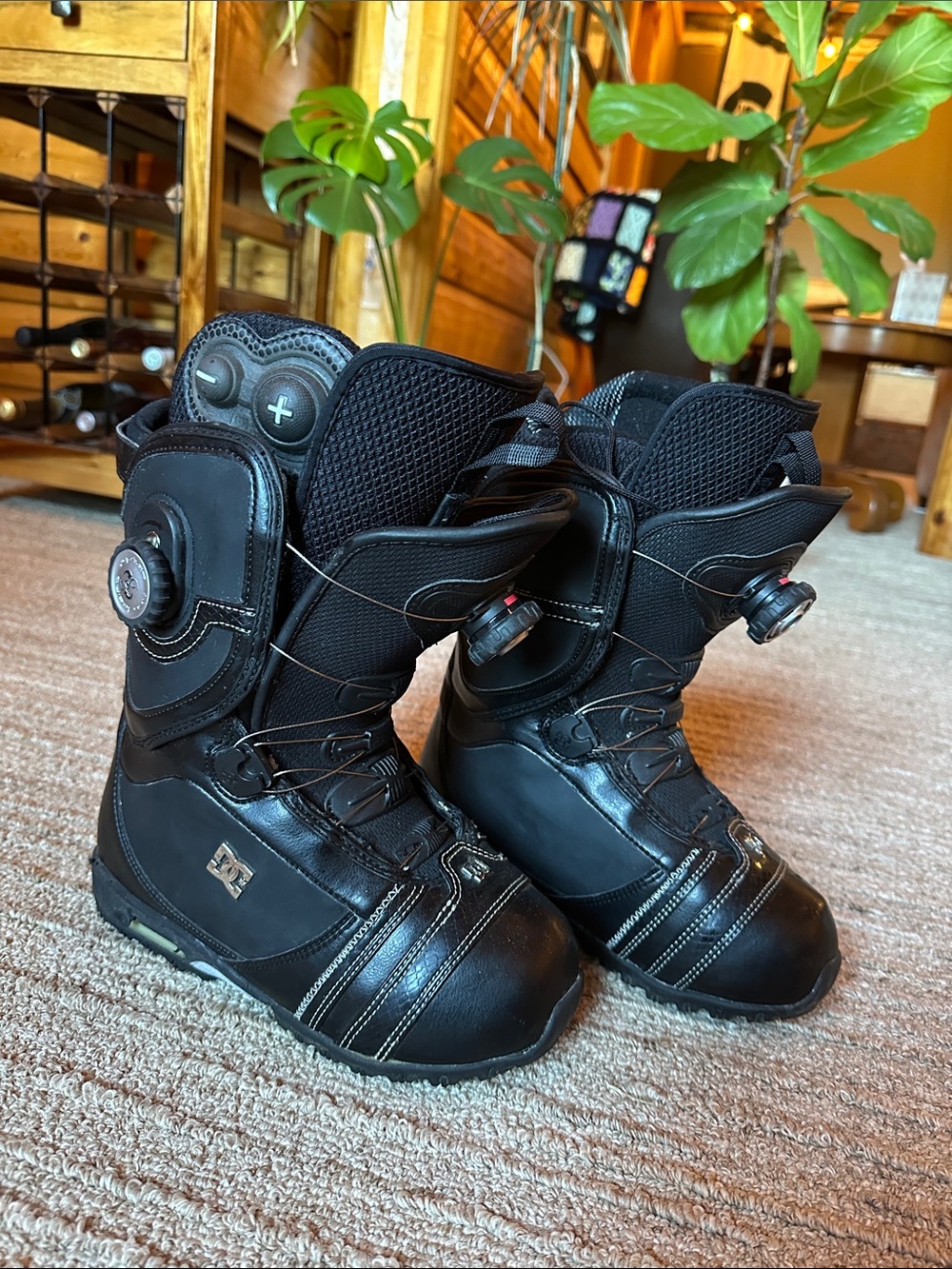 DC Women's Black Snowboard Boots Mora 09